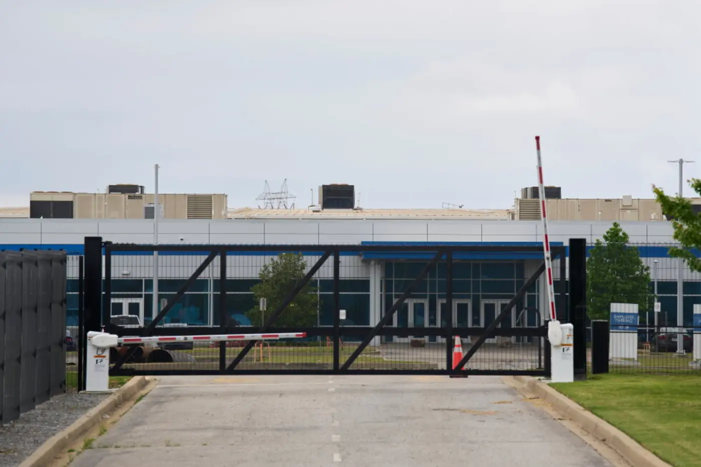 fed regulators order grid operators speed power to energyhungry ai data centers