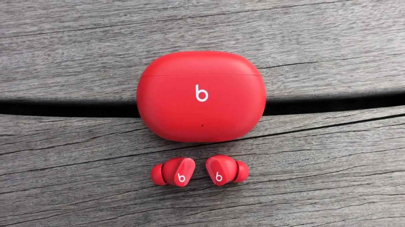 apple patches highseverity eavesdropping vulnerability in beats studio buds