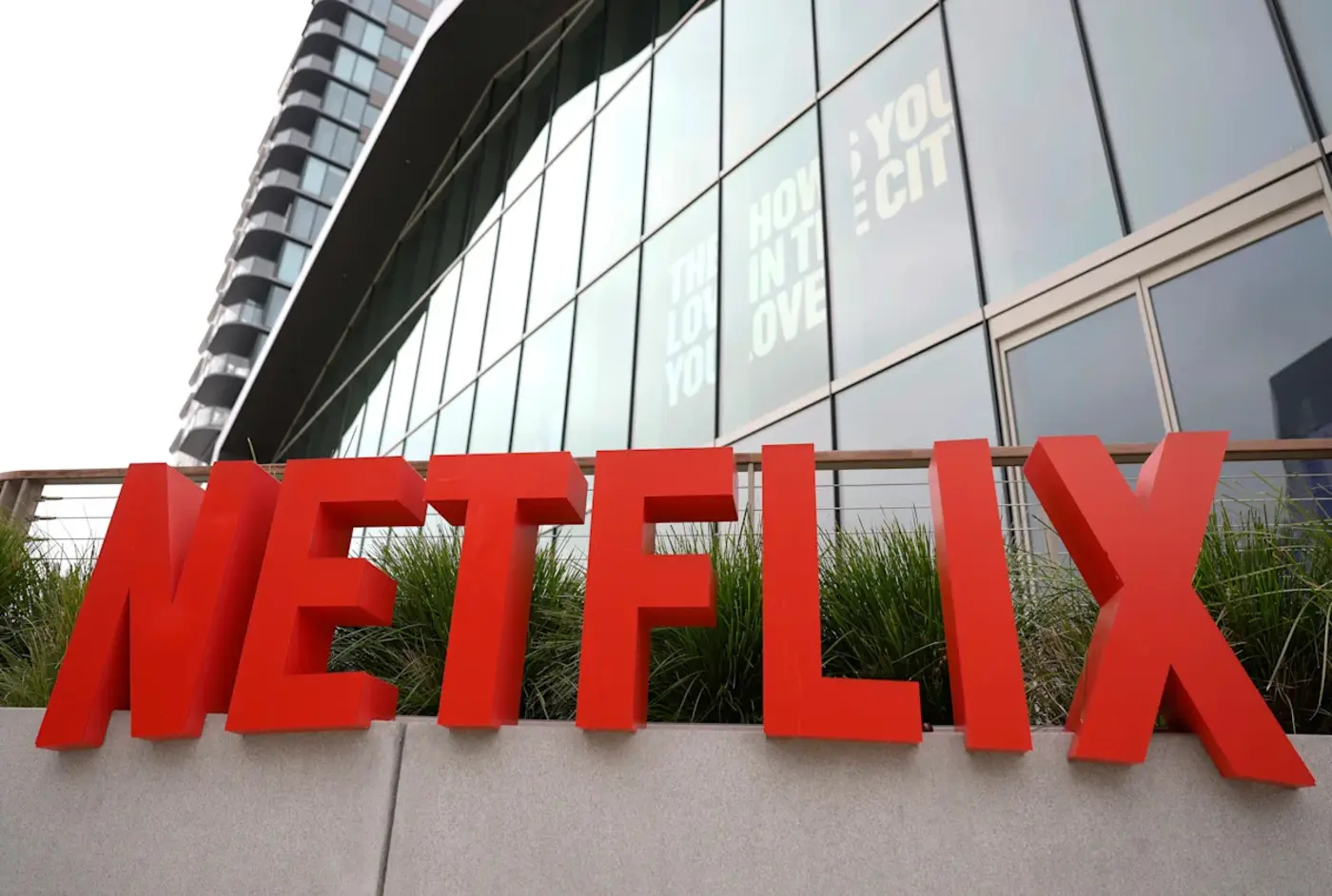 netflix plateauing engagement stock drops after q3 revenue falls short
