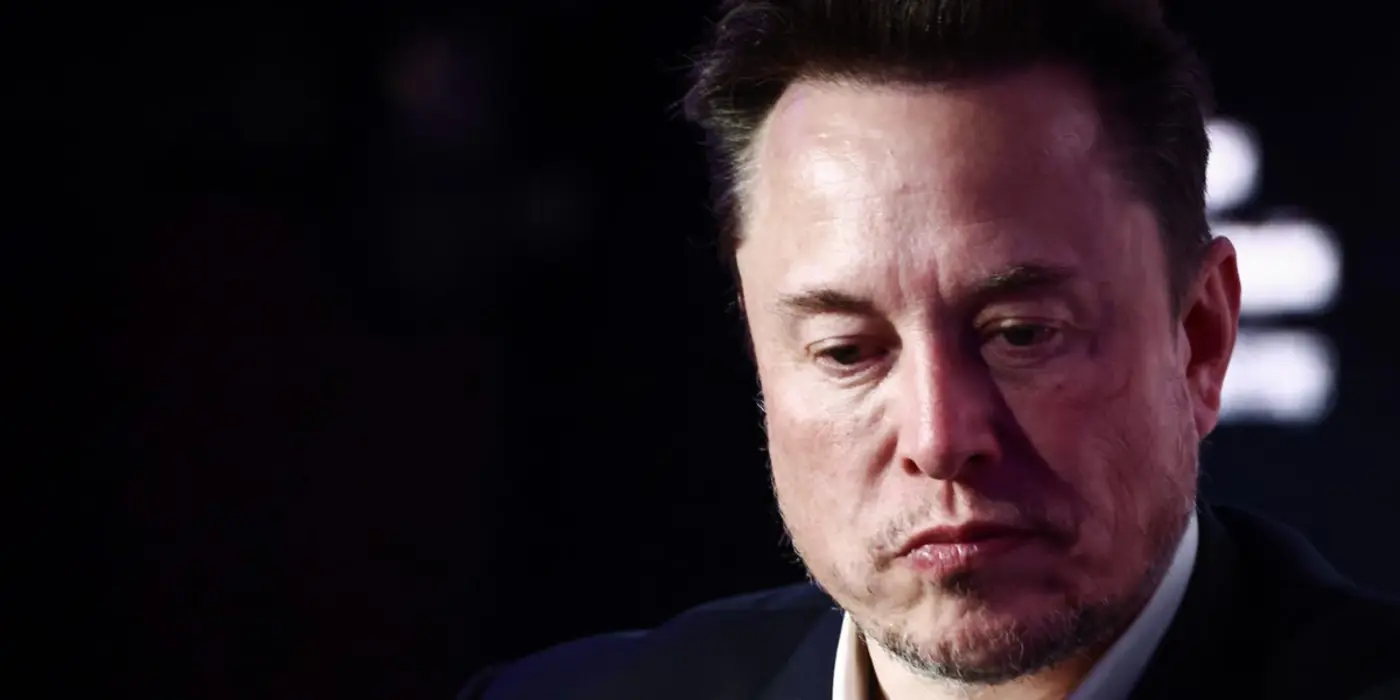 spacex stock drops to a new low and loses 1t in value in a month