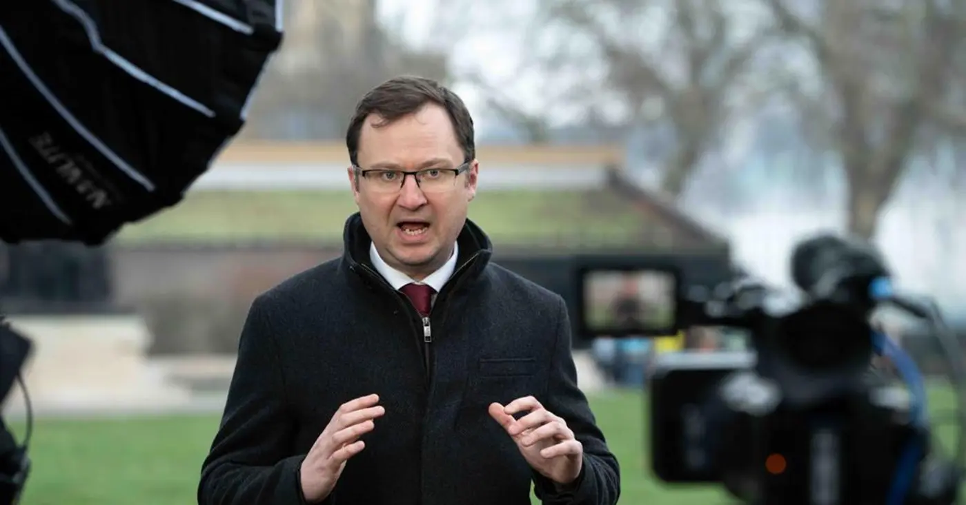 uk appoints secretary of justice with no law qualifications or legal experience