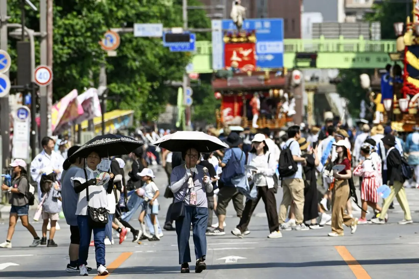 japan cities hit 40 c officially marking first quotkokushobiquot