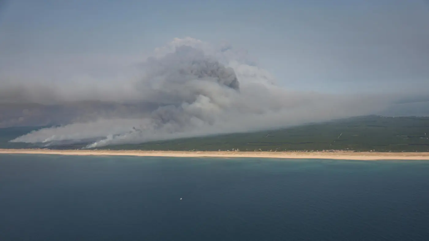 french firefighters face x27pyrocumulonimbusx27 for first time