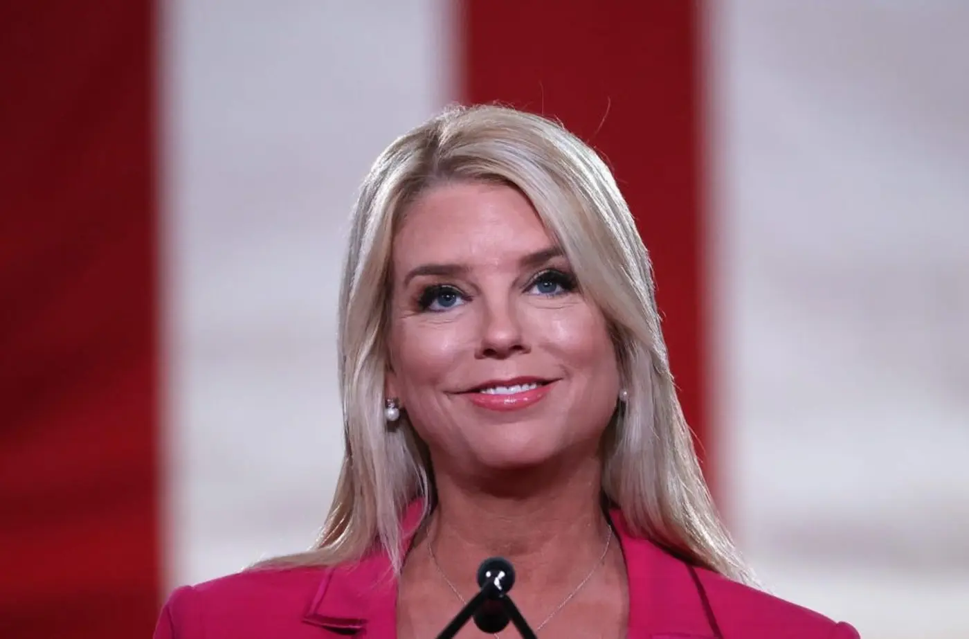 pam bondi implicated in as much as 55m in insider trading