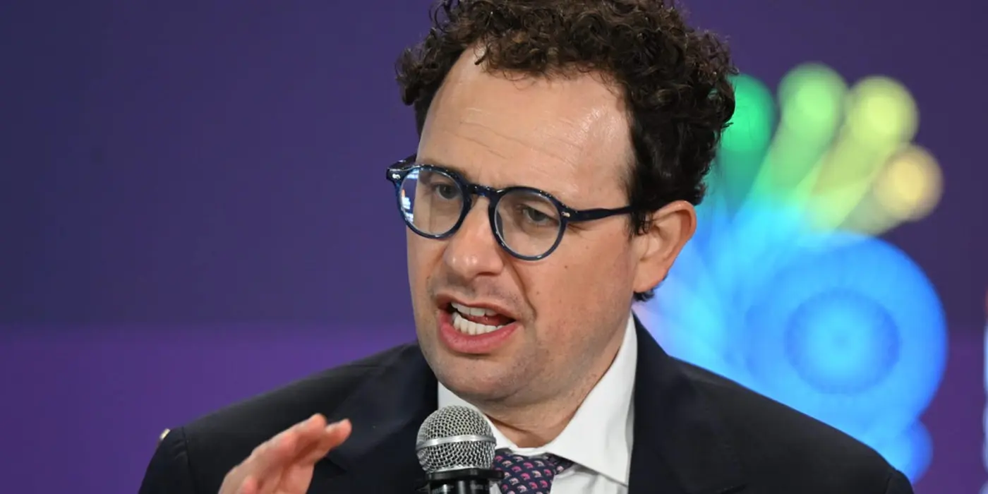 anthropic ceo says the way for ai to win over the public is to cure cancer