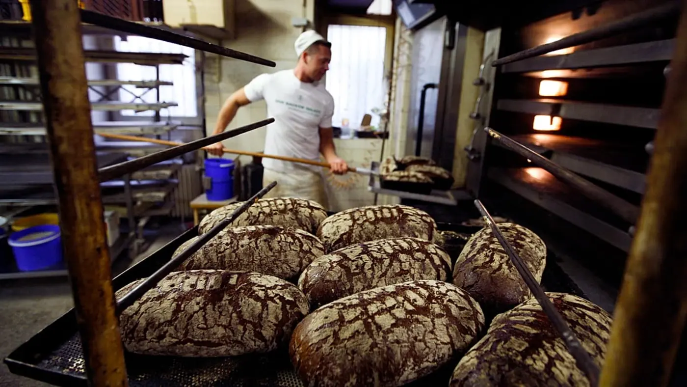 row over weight of half a loaf leaves german baker with 15000 bill