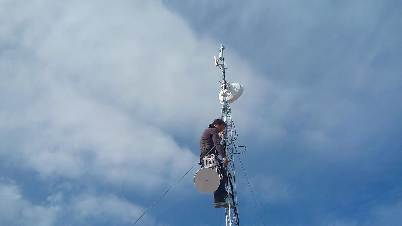 guifinet free open and neutral mostly wireless community network