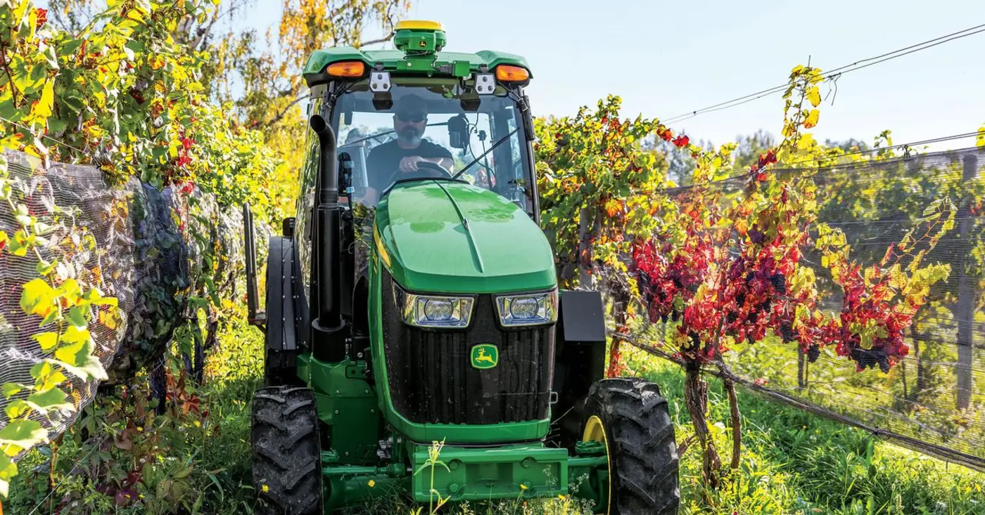 i fixed a tractor using john deerex27s selfrepair service farmers arenx27t sold
