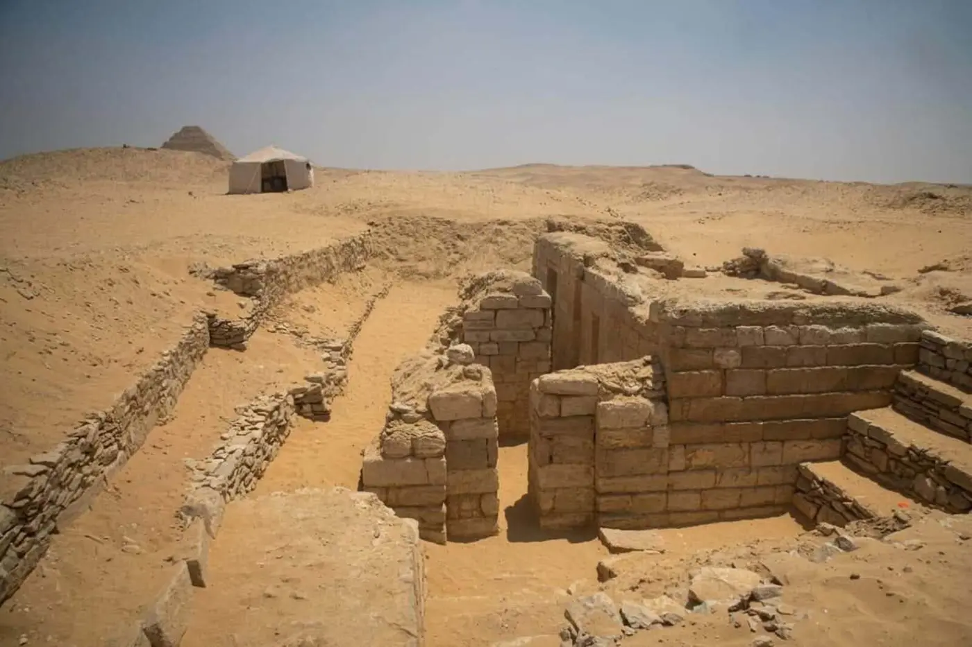 4400yearold tomb of egyptian judge found at saqqara with colors on walls