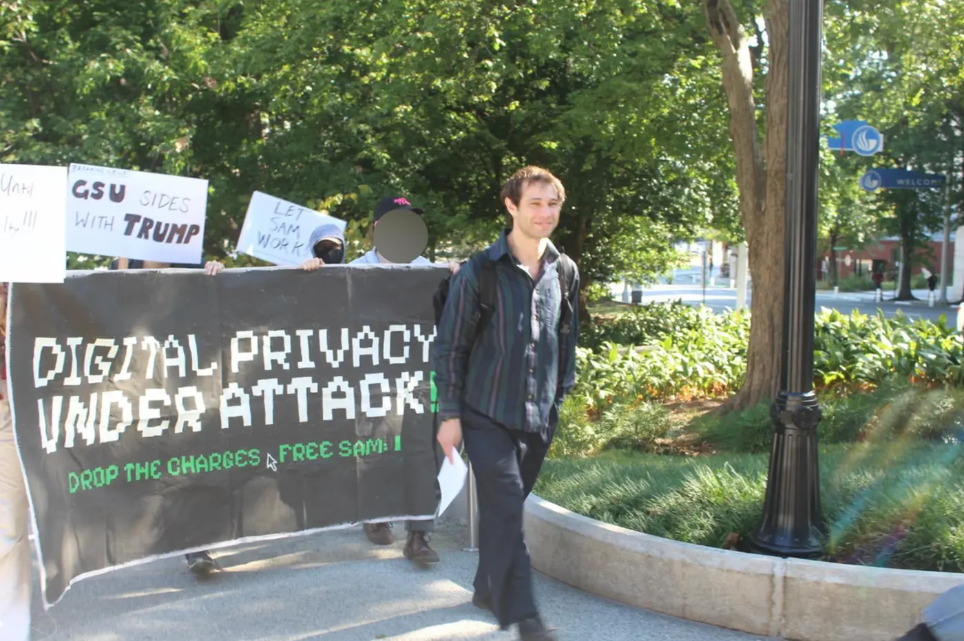 university rescinds offer to activist allegeded to wipe phone before dhs search