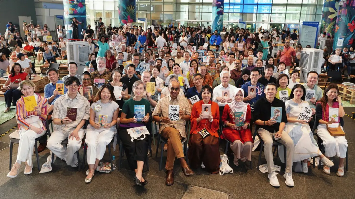 singapore is paying people to put down their phones and read books