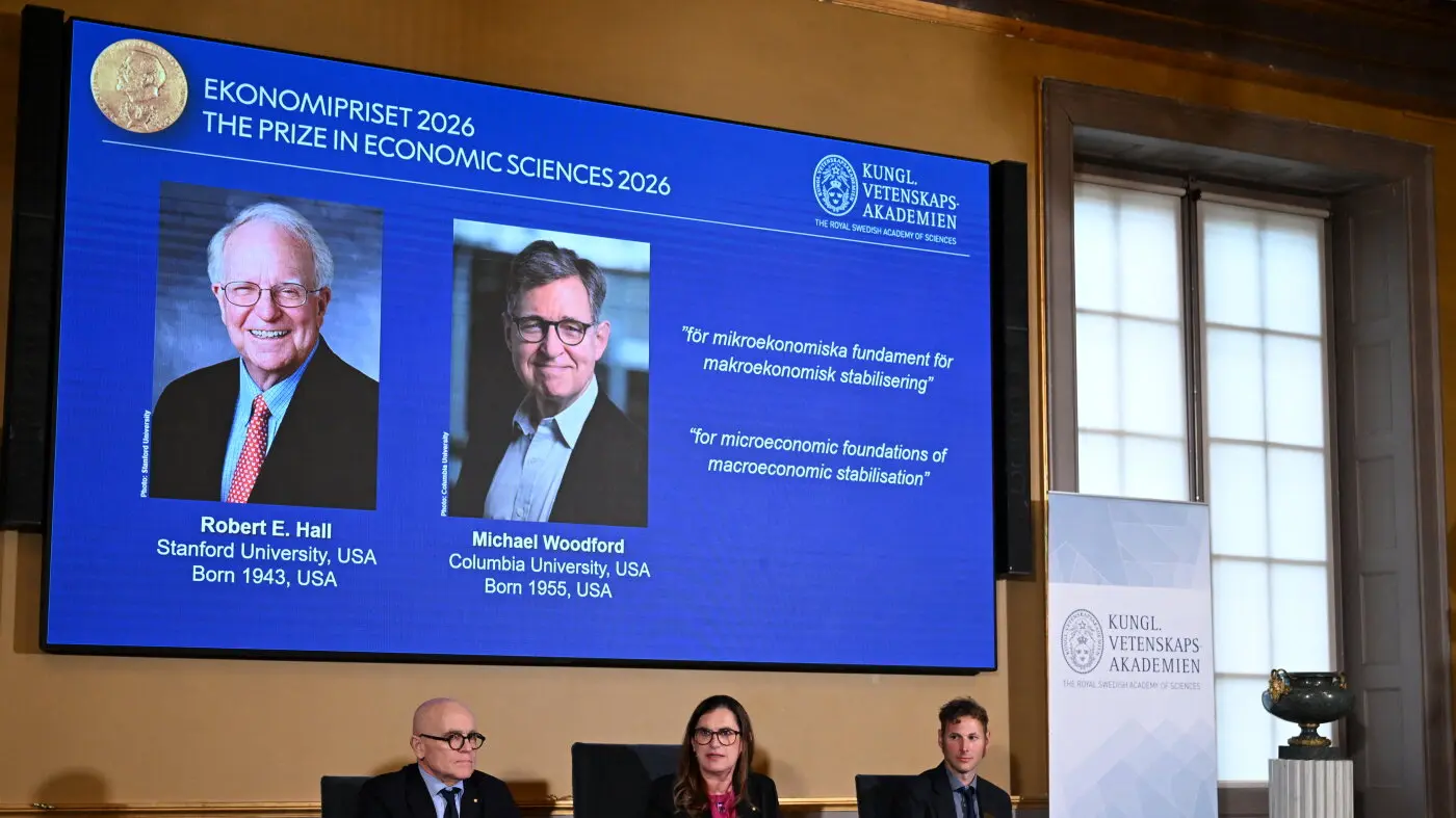 nobel prize in economics goes to hall woodford for work on boombust cycles