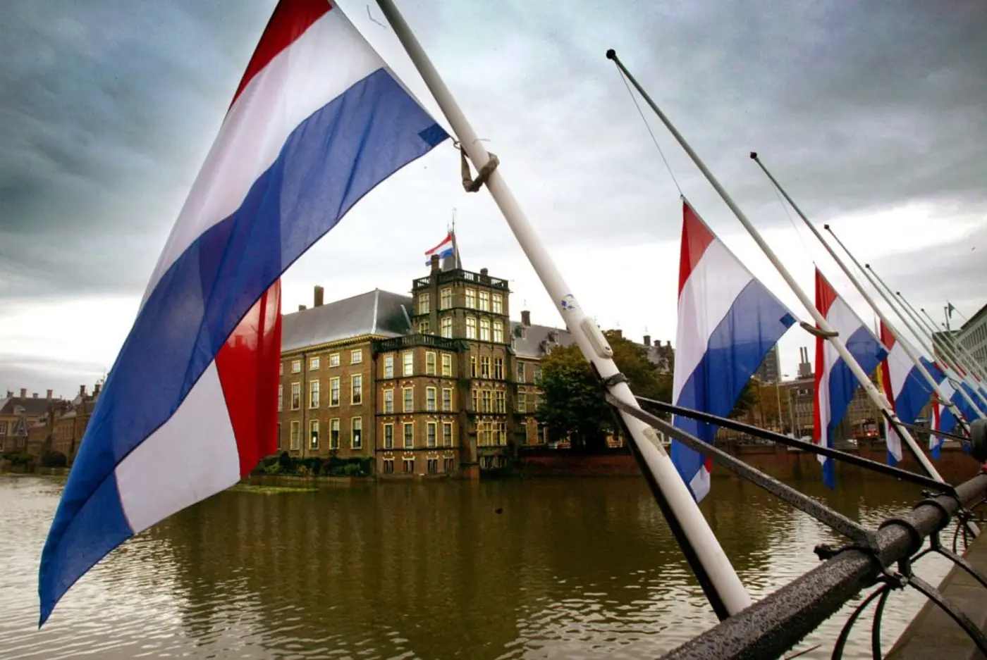 dutch tax authorities cancel microsoft 365 cloud rollout and turn to open source