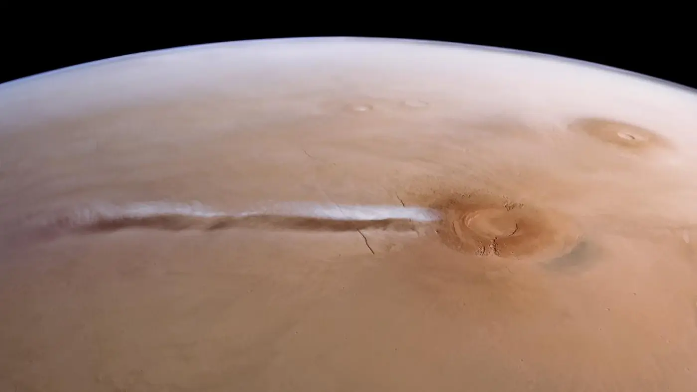 a 1kmile cloud on mars may reveal physics never seen in nature