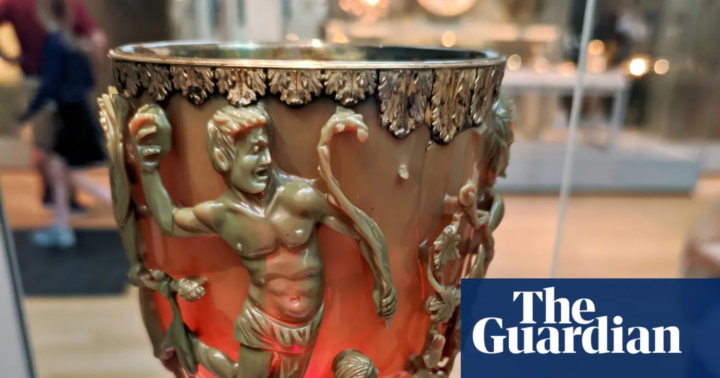 scientists rediscover how to make ancient roman colourchanging glass
