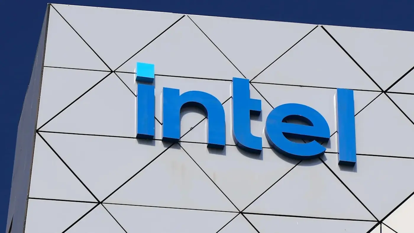 intel stock plunges after posting disappointing q4 outlook